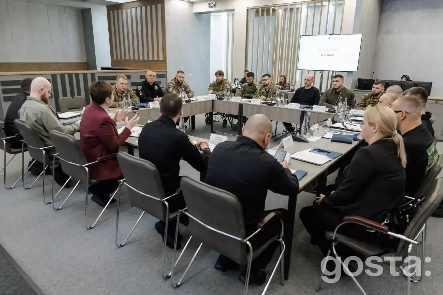 Круглий стіл у Дніпрі з питань реалізації ветеранської політики в освіті МВС, 07.01.2026. Обговорення підтримки ветерані