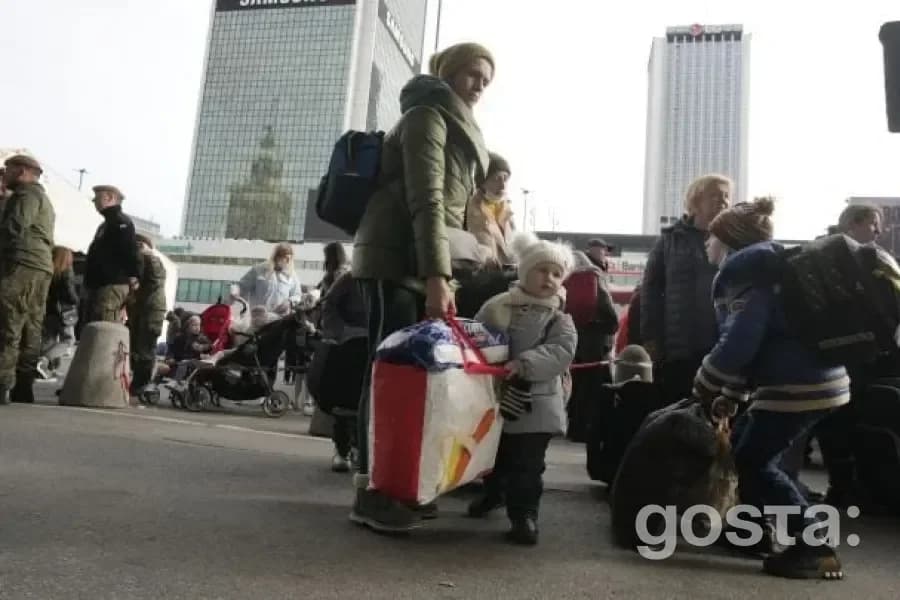 З 1 листопада Польща змінює правила для українських біженців: хто залишиться у центрах і як діятимуть компенсації