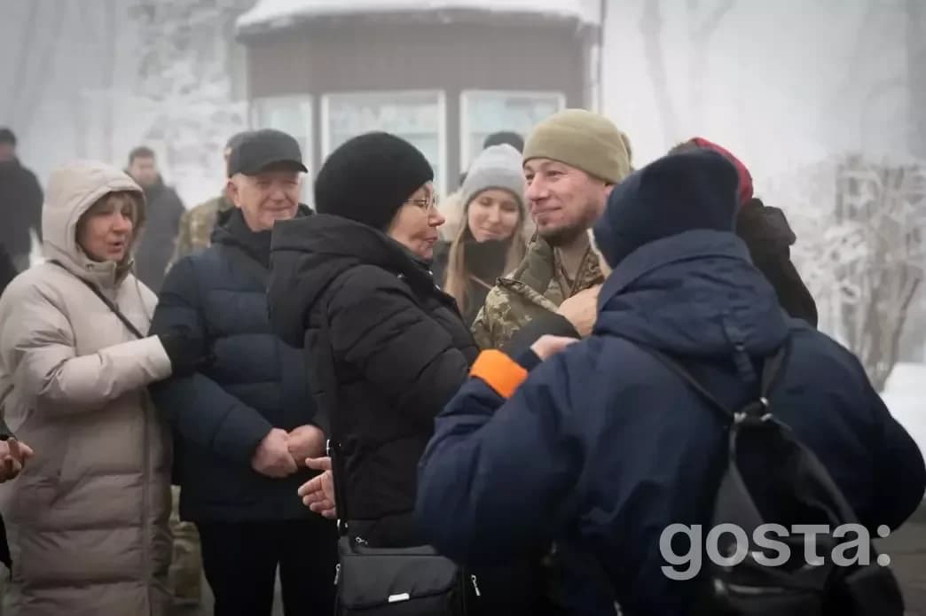 На зображенні Президент України вшановує пам'ять Героїв Крут на Аскольдовій могилі в Києві, 29 січня 2026 року.