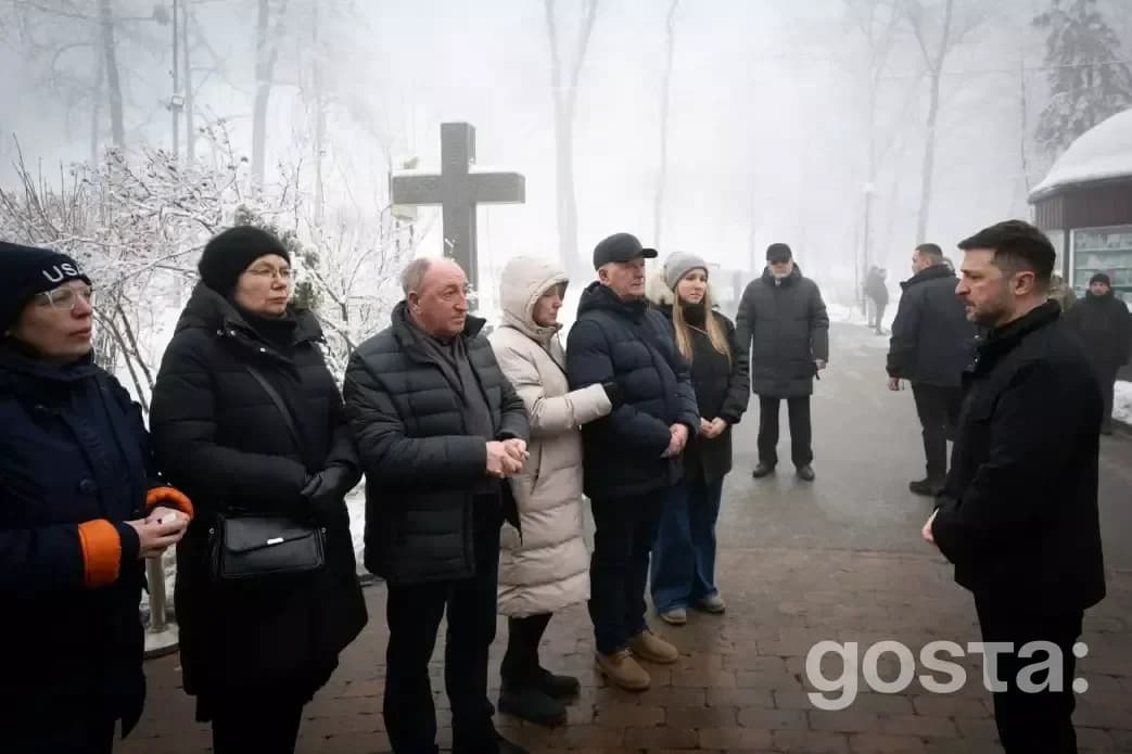 Президент України вшановує пам'ять Героїв Крут на Аскольдовій могилі в Києві, 29 січня 2026 року.