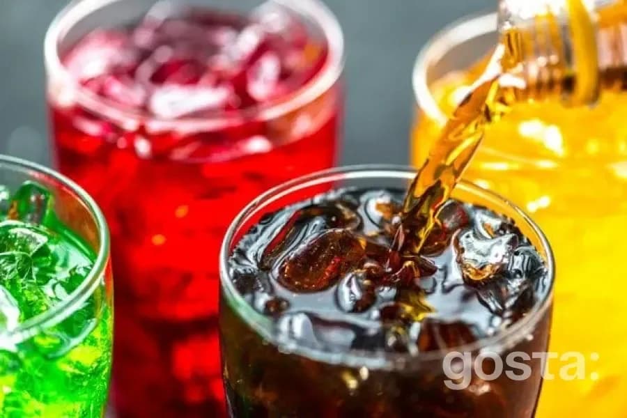 Як газовані напої впливають на кістки після 60 років