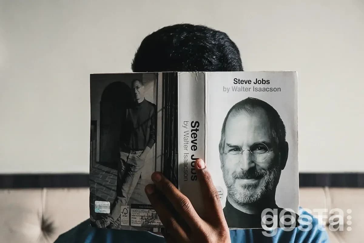 Книга про засновника компанії Apple “Стів Джобс”