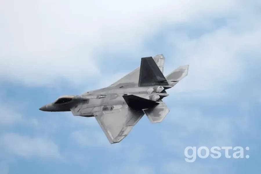 Трамп анонсує нові винищувачі F-55 та F-22 Super