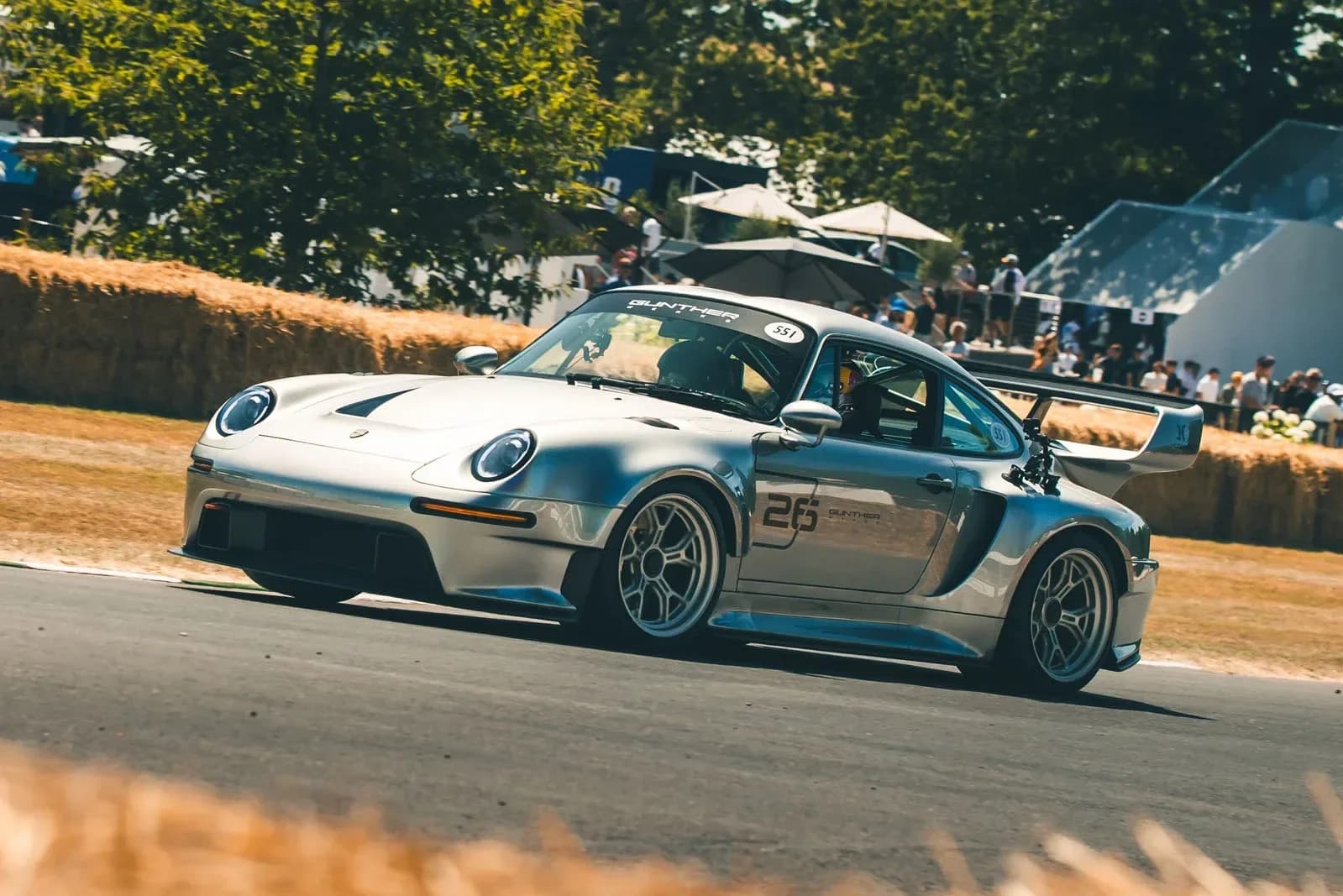 Gunther Werks F-26: суперкар на 1067 к.с. штурмує Goodwood