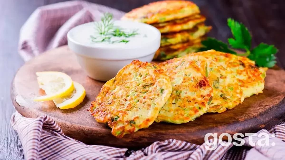 Простий рецепт кабачкових оладків