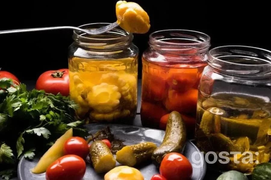 Коли солоні огірки та помідори можуть шкодити здоров’ю