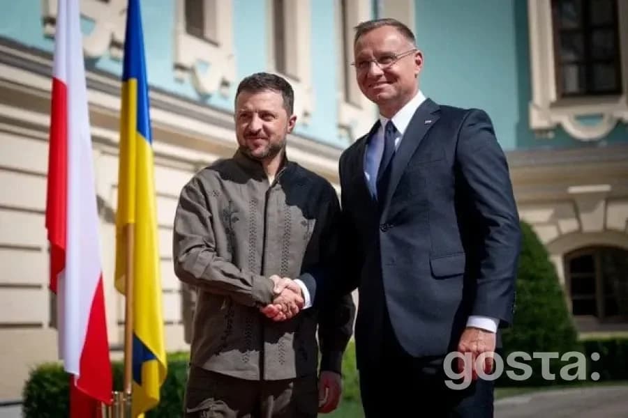 Президент України нагородив Анджея Дуду орденом Свободи