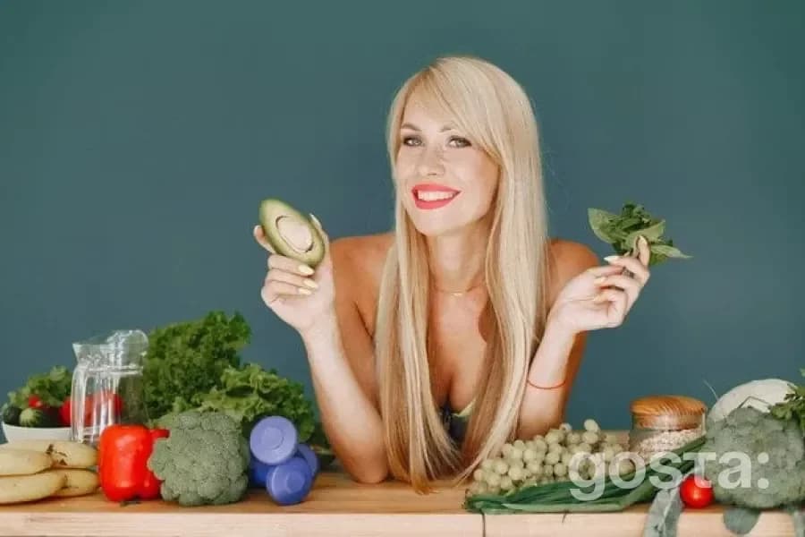 Які продукти допоможуть зберегти молодість шкіри без косметики