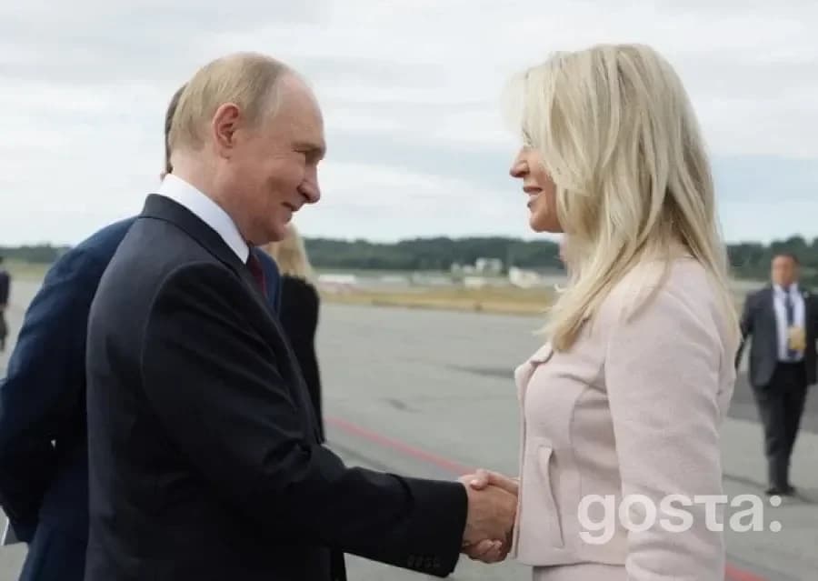 Жінка, що супроводжувала Трампа на саміті в Алясці, відіграє ключову роль у Білому домі