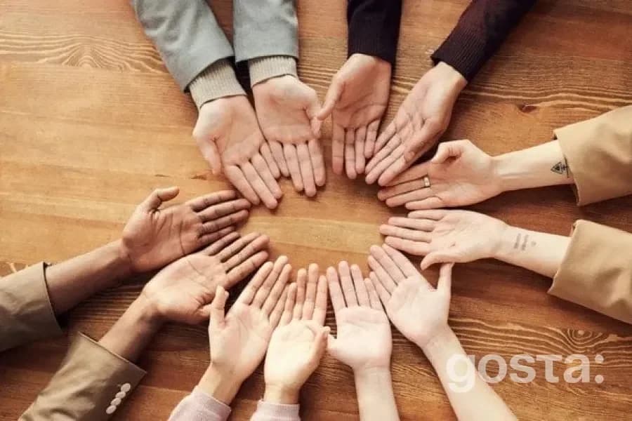 Зміни на нігтях і шкірі рук можуть сигналізувати про проблеми з печінкою