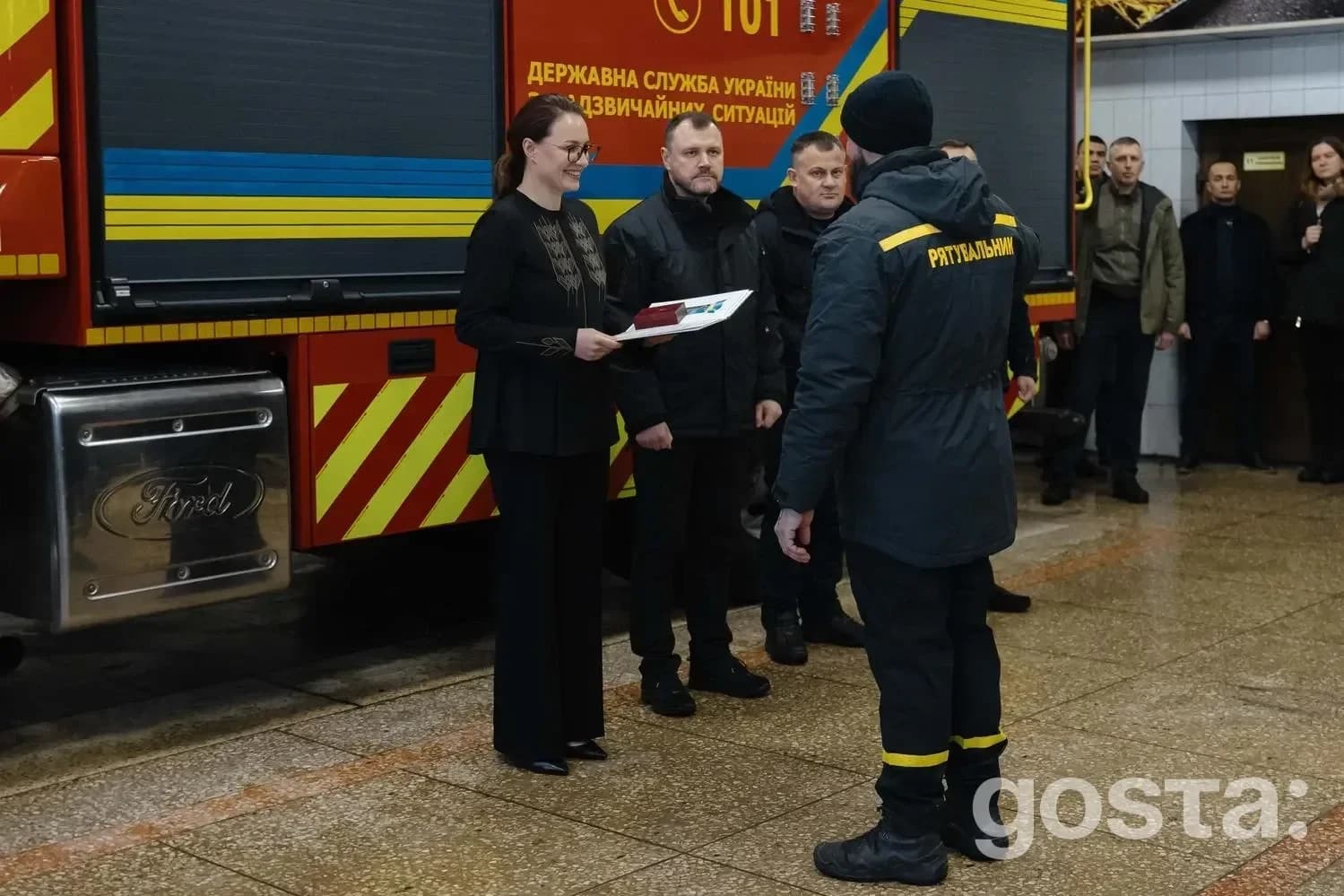 Державні нагороди під час війни: Свириденко та Клименко відзначили рятувальників і поліцейських за службу під обстрілами
