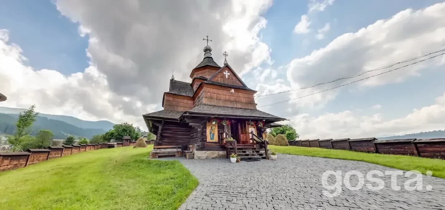 Які церкви є в Ворохті?