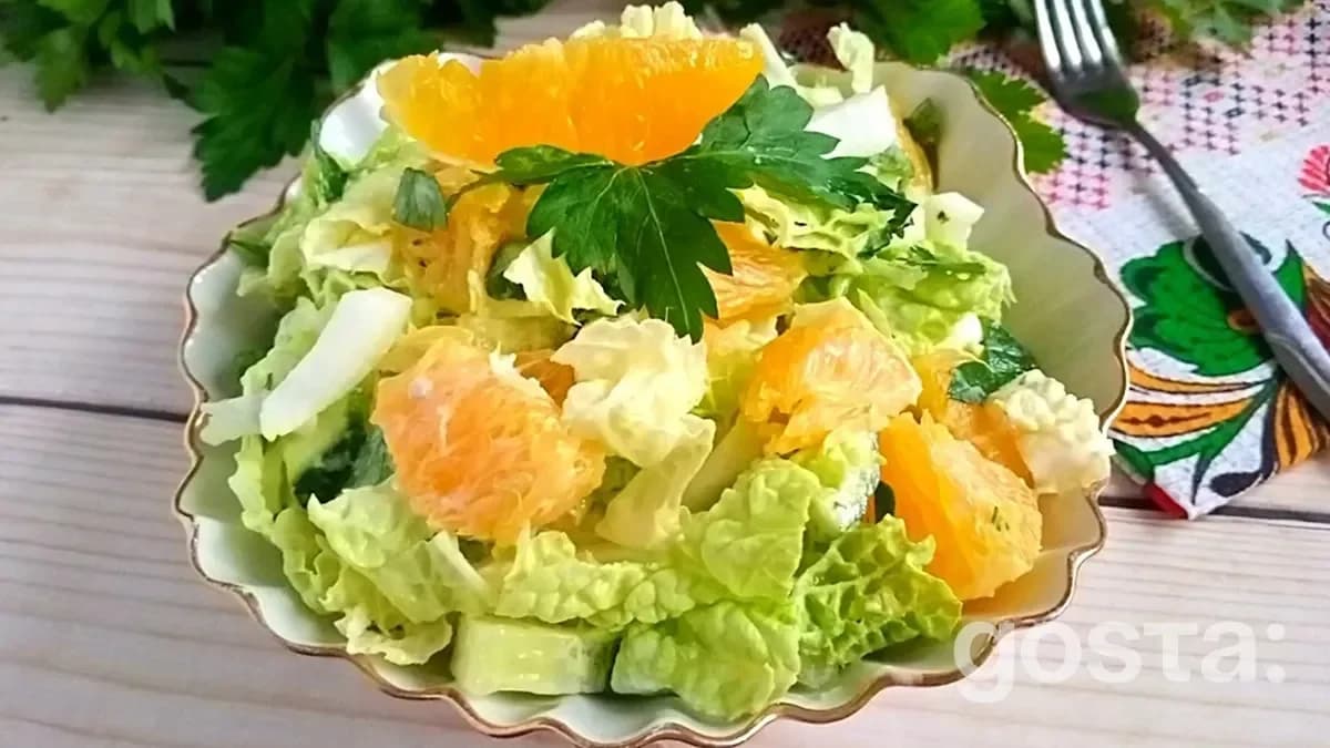 Легкий салат з пекінської капусти на вечерю