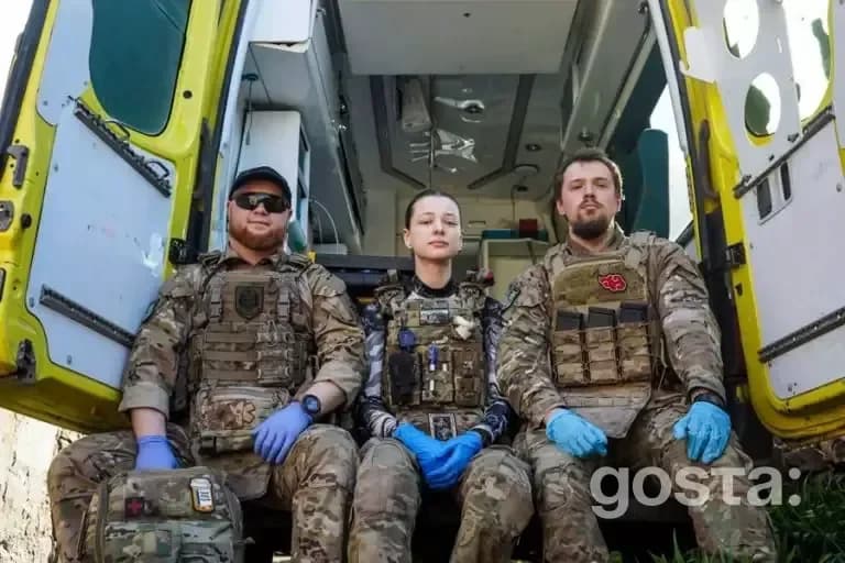 Національна гвардія України: Ірина Масна, медикиня «Азову», у складі команди. Боротьба за життя на передовій.