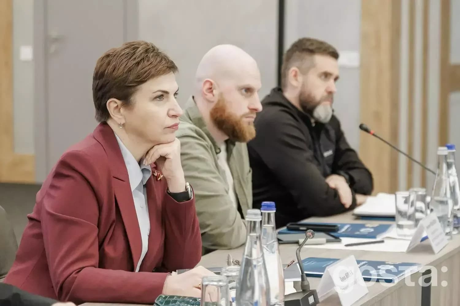 Круглий стіл у Дніпрі з ветеранів політики у вищій освіті МВС: обговорення підтримки ветеранів та їхніх сімей.
