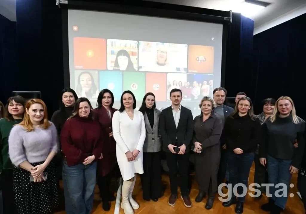 Учасники дискусії про майбутнє музеїв під час війни, виступ Івана Вербицького, Національний музей історії України.