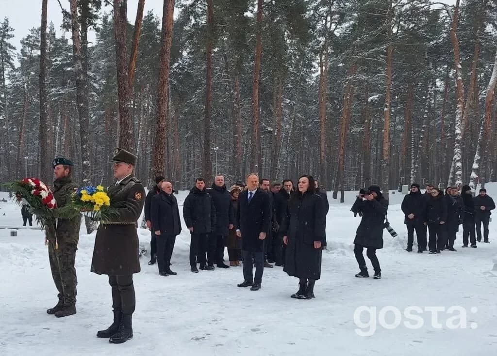 Вшанування пам'яті жертв репресій у Биківнянських могилах делегацією України та Польщі, з Тетяною Бережною та Дональдом