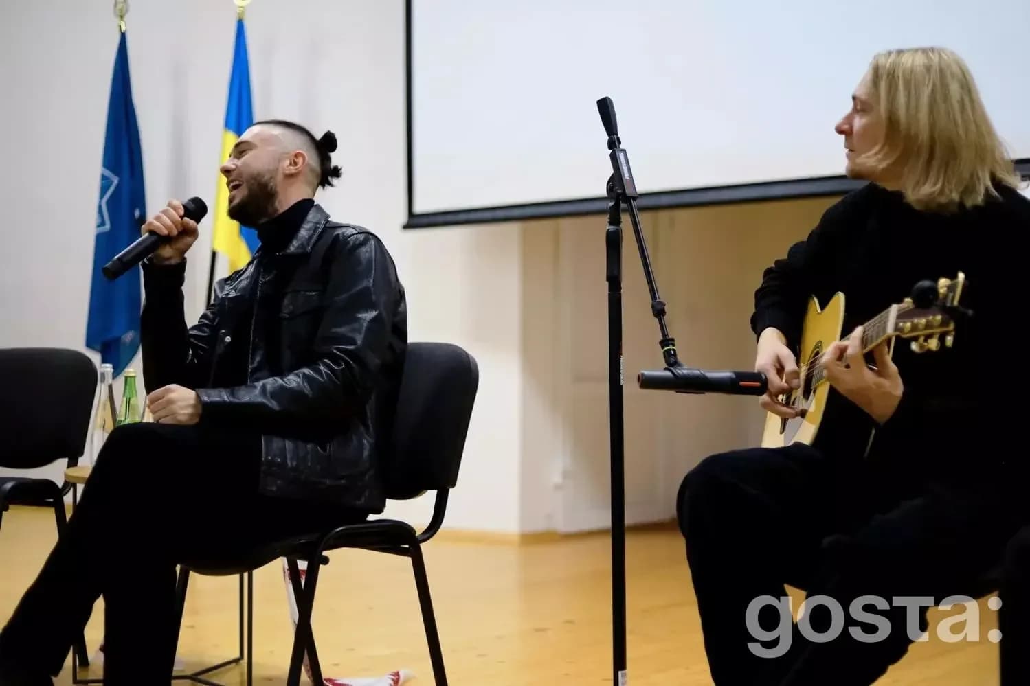 Гурт «Антитіла» зустрівся з ліцеїстами МВС в Івано-Франківську; Тарас Тополя ділиться досвідом військової служби.