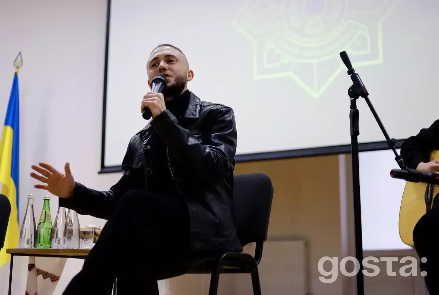 Гурт "Антитіла" зустрівся з ліцеїстами МВС в Івано-Франківську для обговорення патріотизму та служби державі.