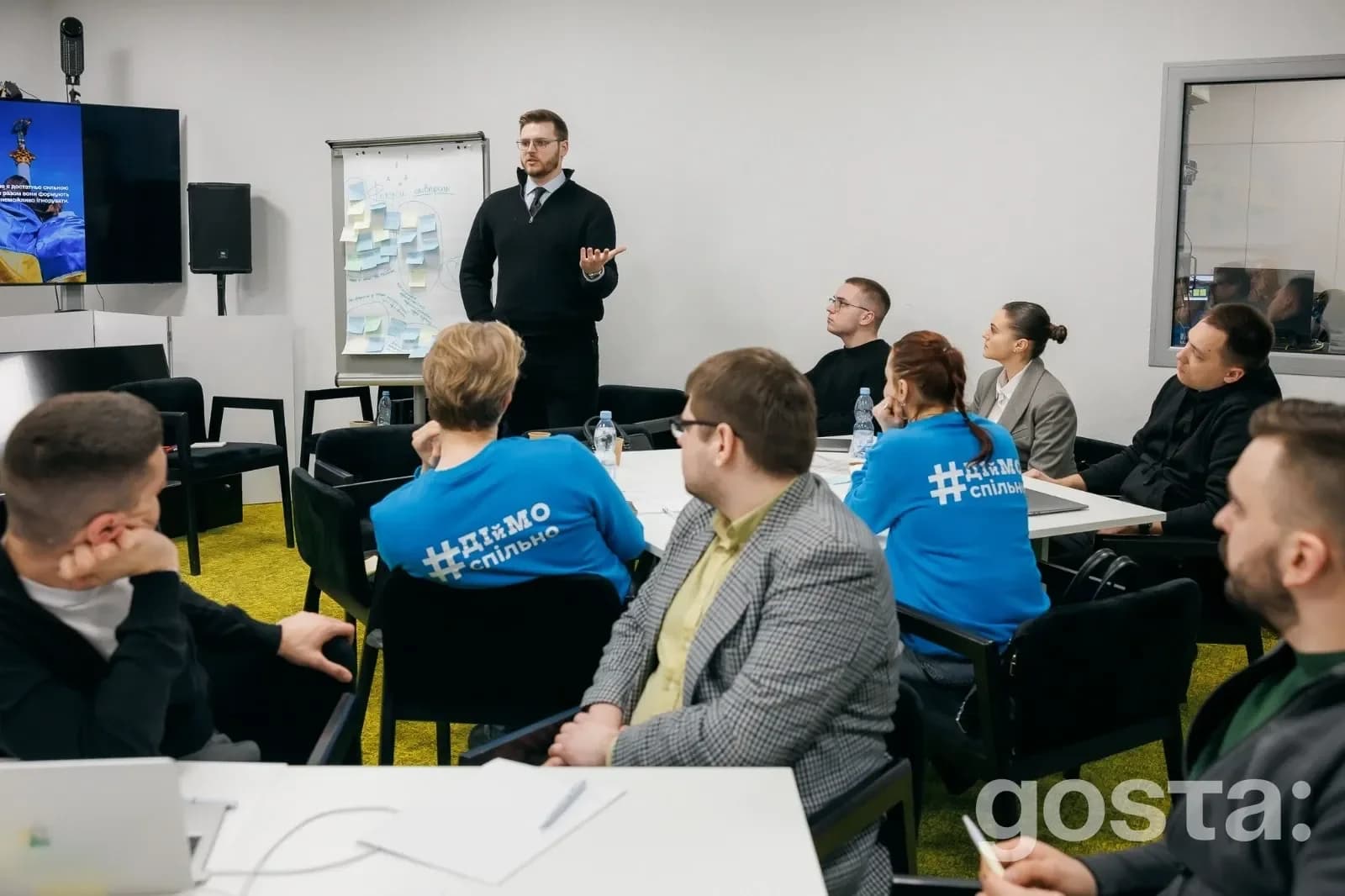 Учасники молодіжної зустрічі в Києві обговорюють стратегії розвитку національних молодіжних рад в Україні.