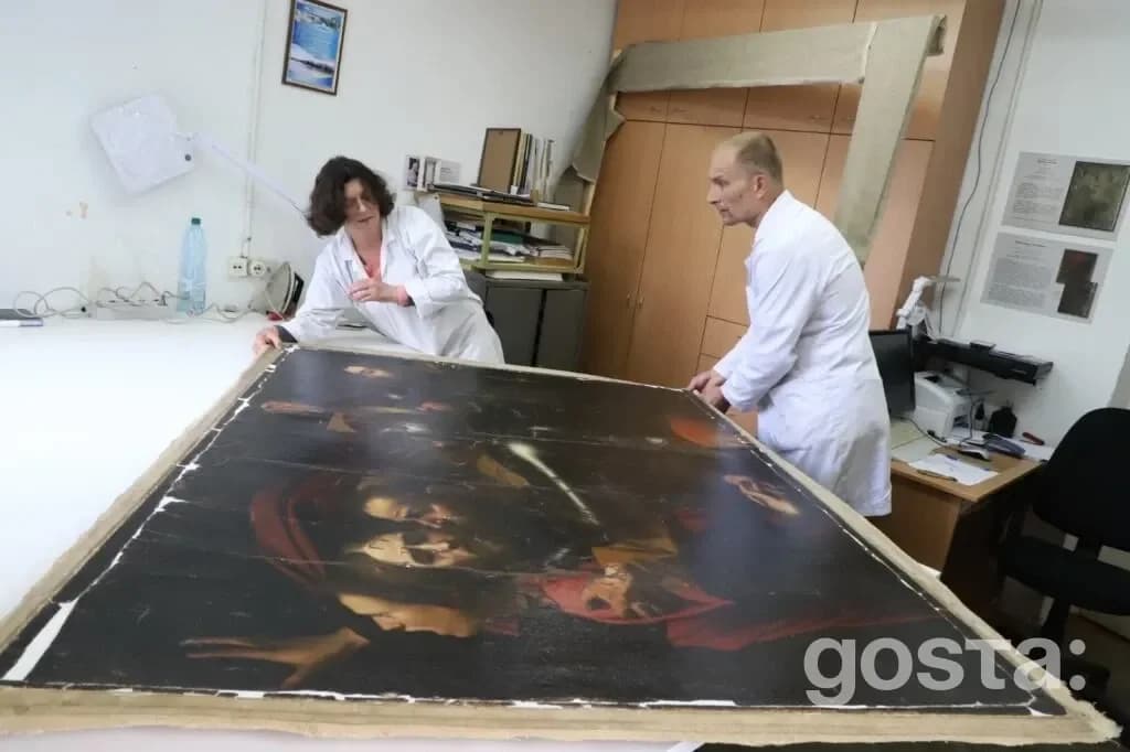 Фахівці реставрують картину «Взяття Христа під варту» в Національному науково-дослідному реставраційному центрі України.