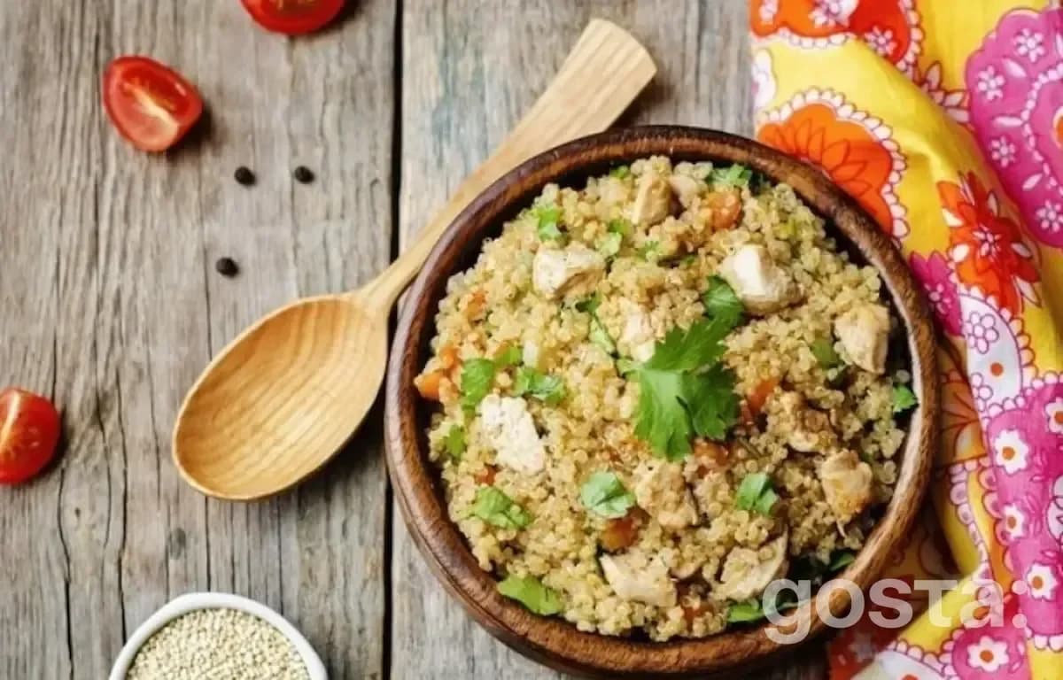 Як смачно приготувати кіноа з куркою?