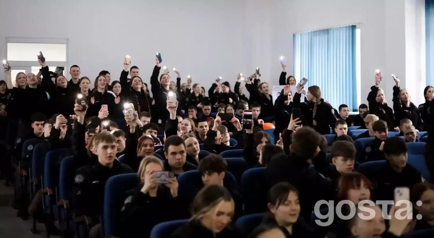 Ліцеїсти МВС Івано-Франківська під час зустрічі з гуртом «Антитіла», фото.