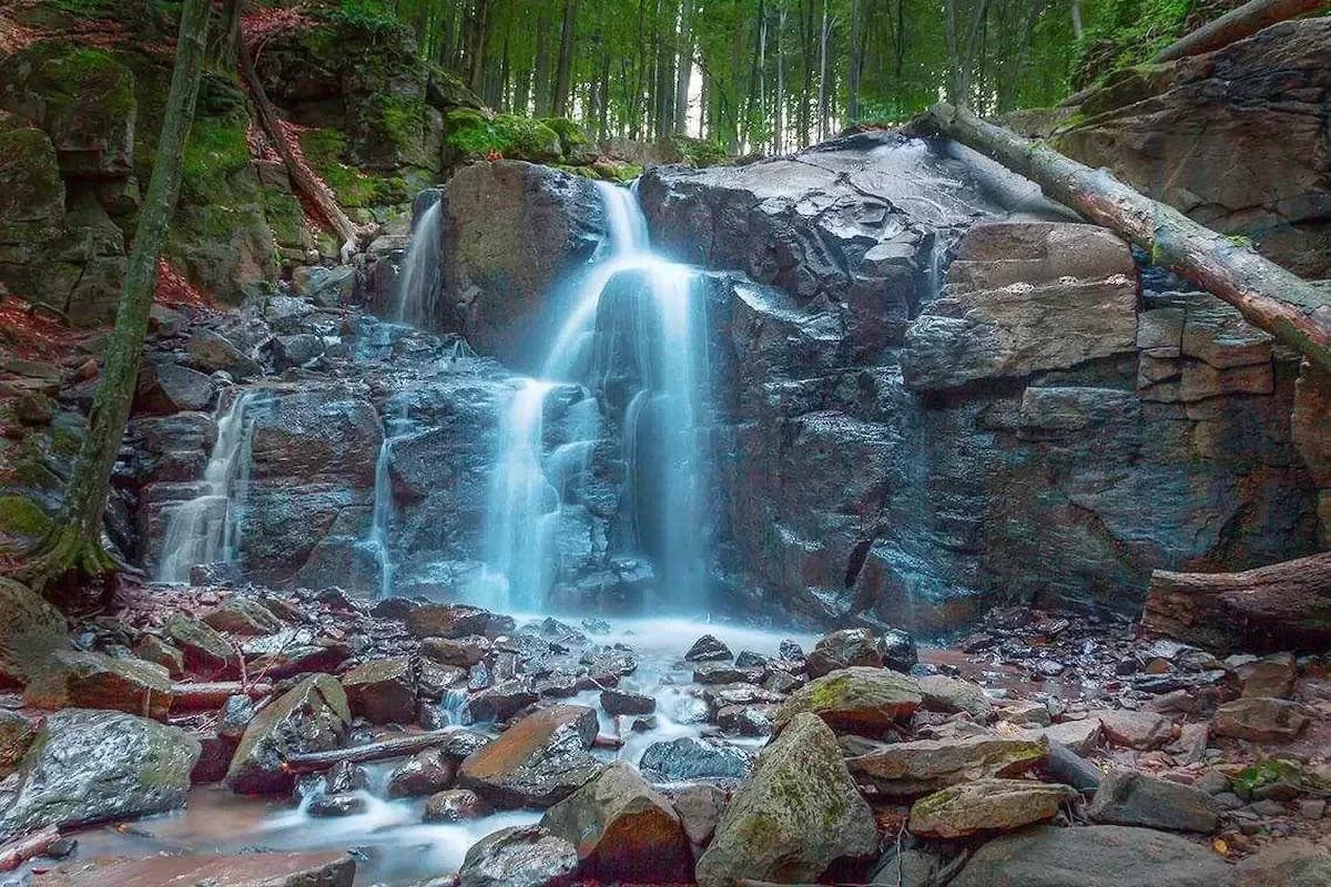 Найкращі водоспади Карпат – опис та фотографії: Скакало – водоспад на Закарпатті