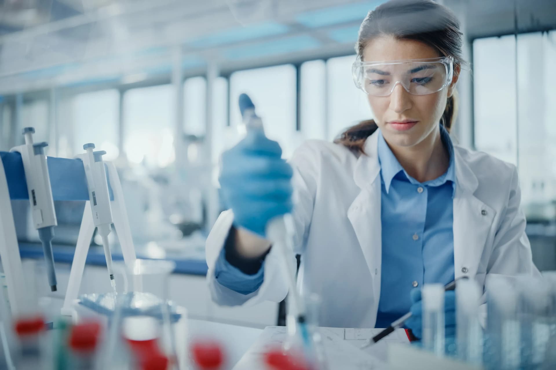 Майбутнє медичних досліджень під загрозою: роль фінансування NIH у розробці ліків