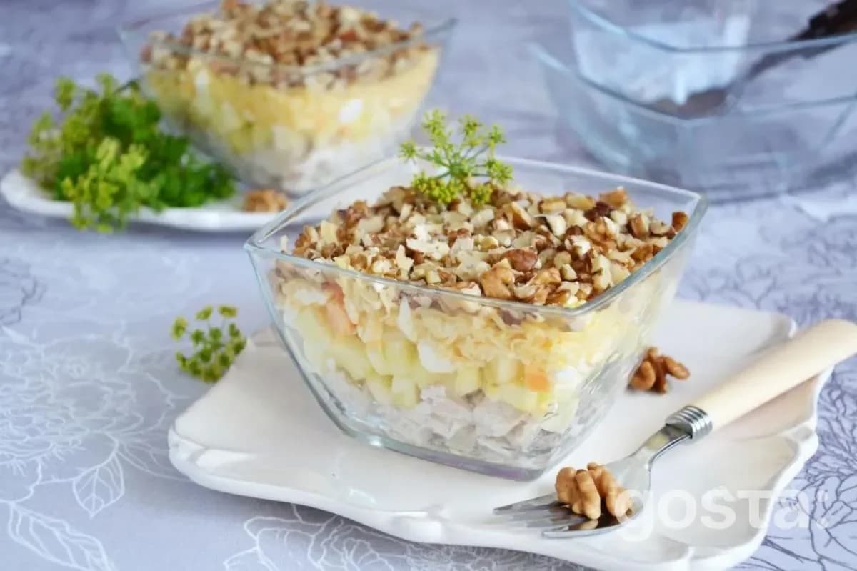 Pineapple and chicken salad