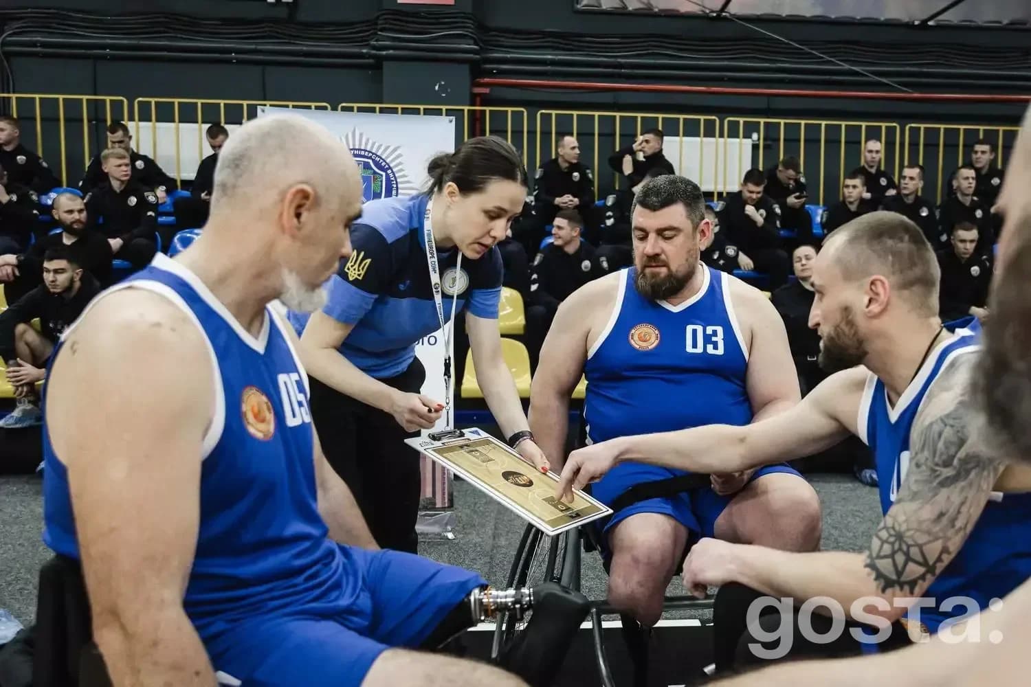 Ветерани України обговорюють адаптивний баскетбол на презентації команди 'Veterans’ Bask' у Дніпрі.