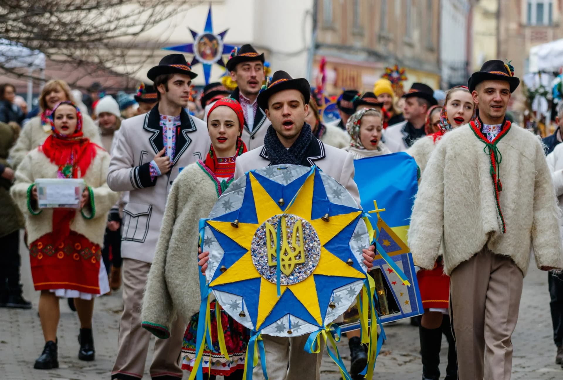 У різдвяну ніч у яслах народився Ісус Христос під сяйвом Вифлеємської зорі.