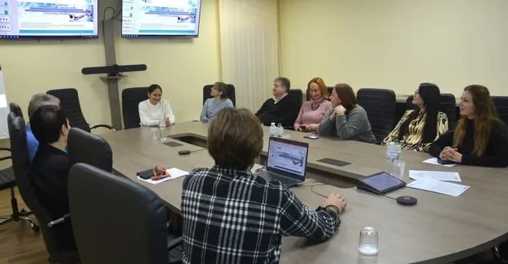 Monthly seminar on GCP and clinical trials in Ukraine, focusing on ICH E6 (R3) standards and regulatory updates.
